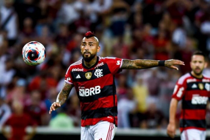 'Não dá para dizer que Vidal foi um fracasso no Flamengo', opina Mauro Cezar
