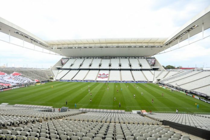 Flamengo consulta Corinthians e avalia mandar jogo contra o Athletico-PR na Neo Química Arena