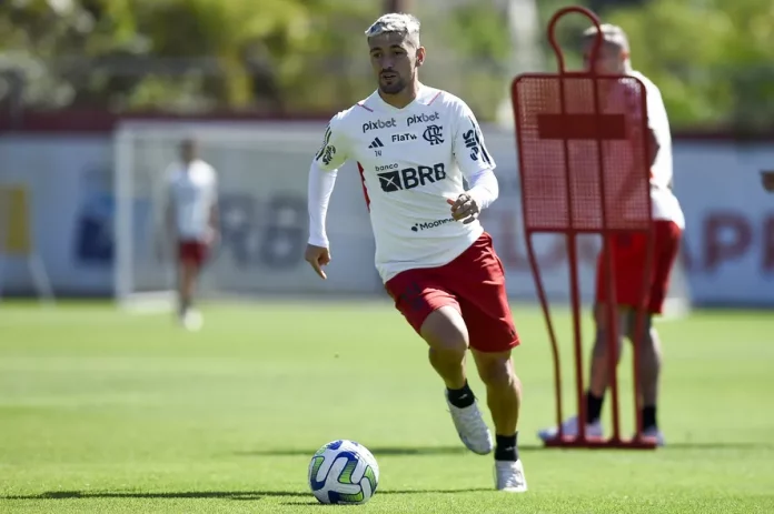 Em evolução! Arrascaeta e Luiz Araújo melhoram fisicamente para partida contra o Bahia