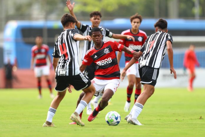 De virada! Flamengo tem boa atuação e goleia o Atlético-MG pelo Brasileirão sub-17