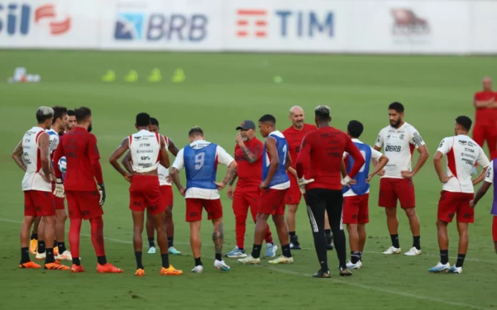 Diretoria do Flamengo deve oferecer salário astronômico para renovar com titular do time