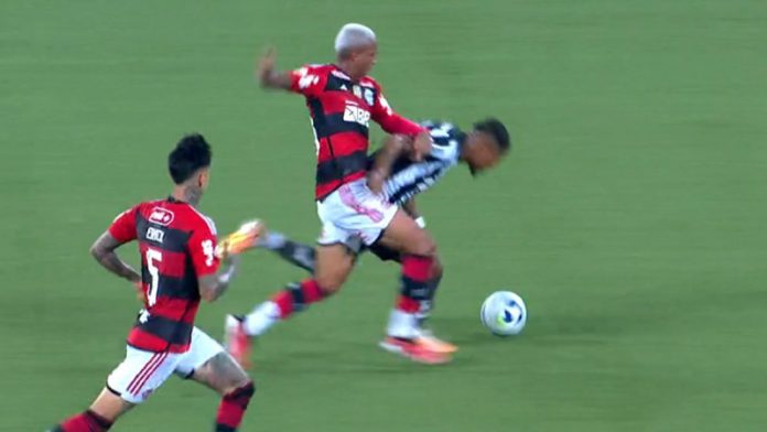 CBF divulga áudio do VAR no lance do gol da vitória do Flamengo