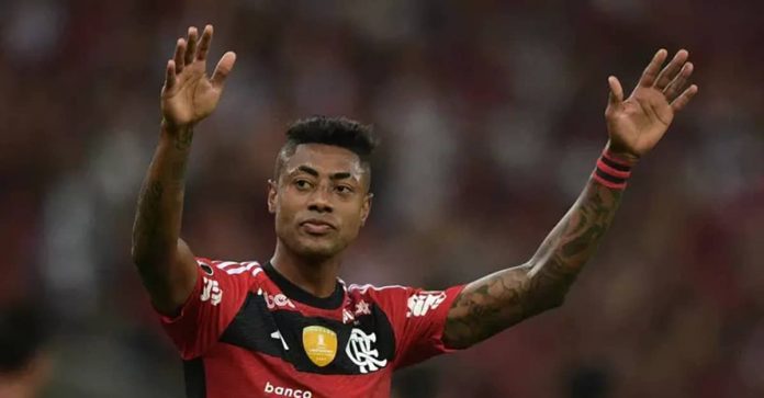 É oficial! Flamengo anuncia renovação de Bruno Henrique