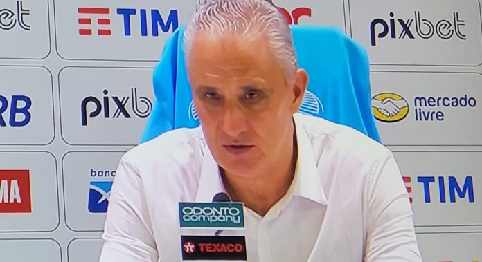 Tite analisa vitória contra o Palmeiras e elogia Cebolinha: 'Objetivo é melhorar mais'