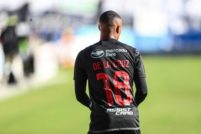 Jornalista comenta mercado do Flamengo: 'Se trouxer o Léo Ortiz, fica uma belíssima janela'