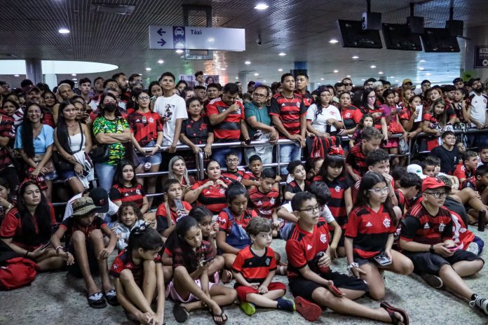 Jornalista critica 'perdido' do time do Flamengo nos torcedores em Manaus: 'Falta de sensibilidade'