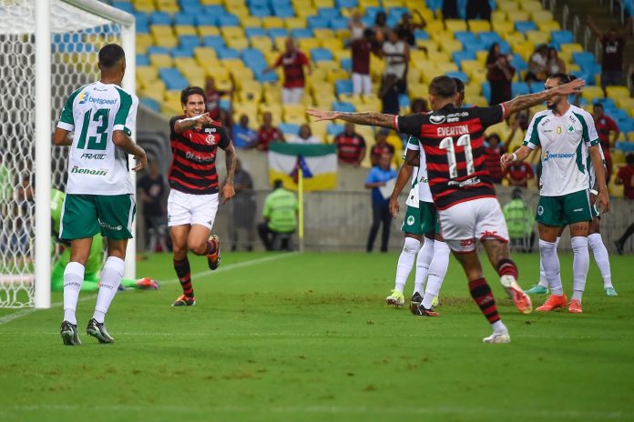 Mauro Cezar elogia início de temporada do Flamengo: 'Time está evoluindo'