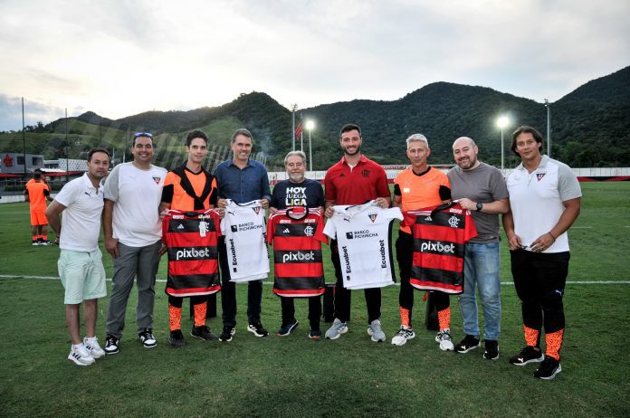 LDU finaliza preparação no Ninho do Urubu e agradece ao Flamengo