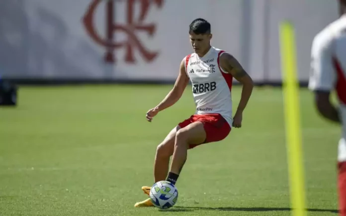 Aproveitou a chance! Luiz Araújo é destaque do Flamengo na vitória contra o Volta Redonda