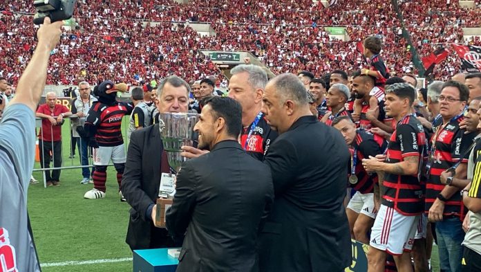 Landim avisa que Gabigol não vai sair do Flamengo