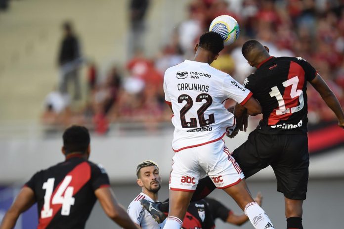'Atuação absolutamente ridícula', dispara Mauro Cezar sobre Flamengo