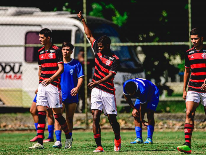 Passeio! Flamengo goleia o Serrano pela Copa Rio sub-17