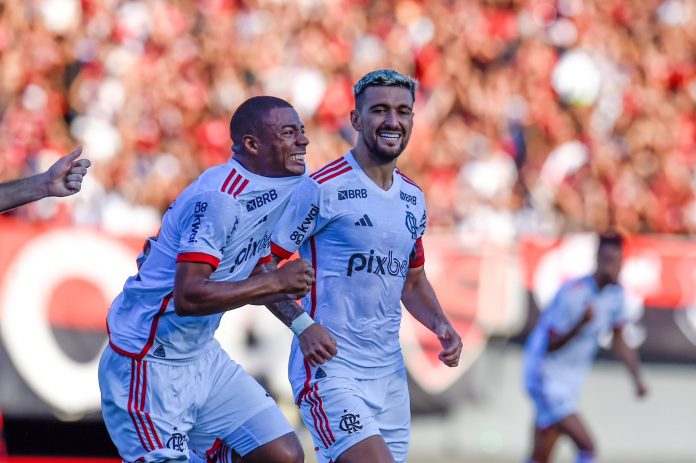 Pet elogia golaço de De La Cruz: 'Flamengo estava precisando de um show desse'