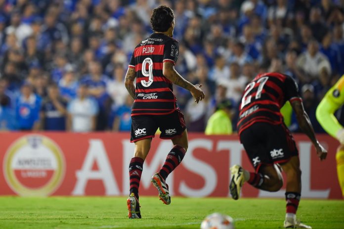 'Flamengo fez um dos piores jogos quando você analisa potencial', diz comentarista